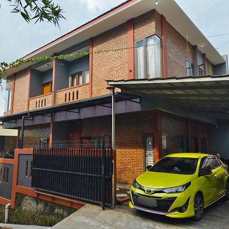 Bajorah Homestay Lembang Exterior foto